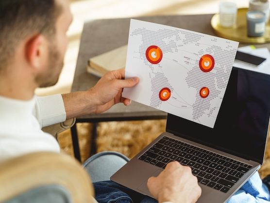 Monitorowanie i ewaluacja projektów społecznych – skuteczne metody i praktyczne wskazówki